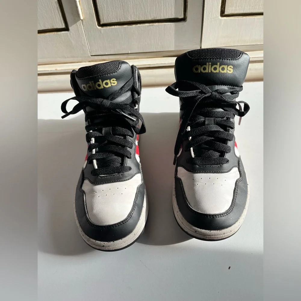 Boys Adidas Hoops Mid Tennis Shoes Basketball high tops sneakers size 5
